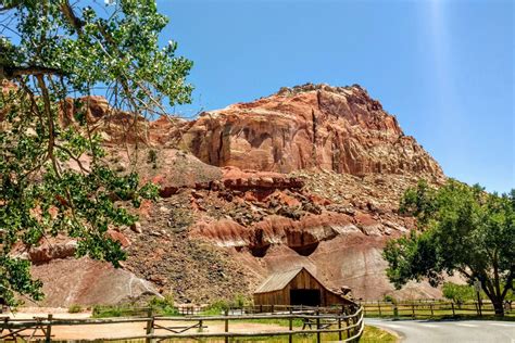 The Scenic Drive In Capitol Reef National Park Capitolreefcountry