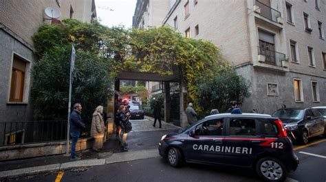 Fiorenza Rancilio Uccisa In Casa A Milano Il Figlio Resta In Ospedale