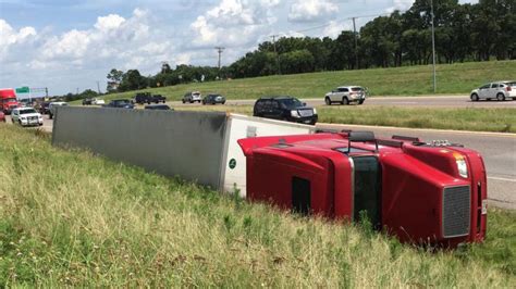 Northbound I 35e Reopens In Denton After Tractor Trailer Crash Nbc 5