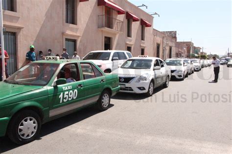 Autoridades Federales Entregaron Apoyos A Taxistas Metropolitanos