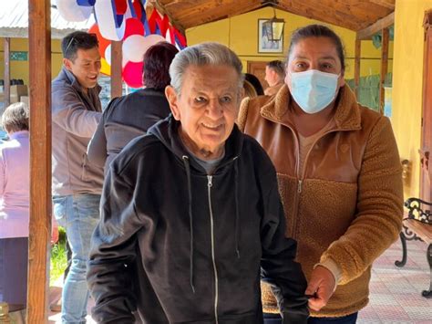 Residentes de Curicó regresaron felices al Hogar Fundación Las Rosas