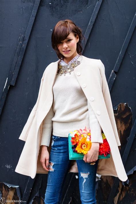 Torn jeans & a burst of flowers: in London | Fashion, Street style women, Fashion week street style