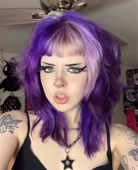 Pin By User Hwubdeg On Quick Saves In 2023 Split Dyed Hair Crazy Colour Hair Dye Purple