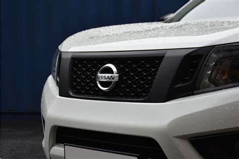 Front Grill Facelift Til Nissan Navara Np Rg