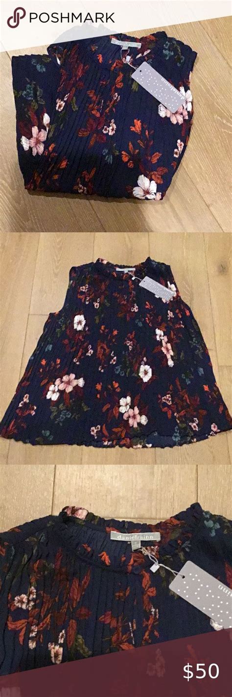 Daniel Rainn Nwt Navy Plisse Floral Top M Floral Tops Clothes Design