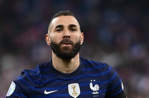 Unit Et Triomphe La Saga Inspirante De Karim Benzema Et De Sa Famille