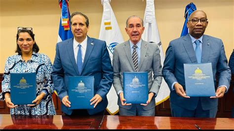 Mescyt Mispas Sns Y La Uasd Firman Convenio Para Capacitar A