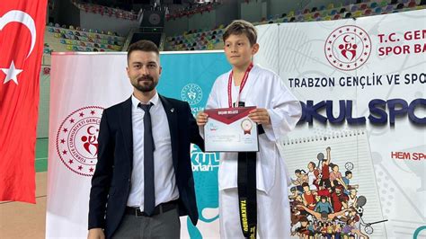 Taekwondo il birincisi Mahmut Celaleddin Ökten Anadolu İmam Hatip Lisesi