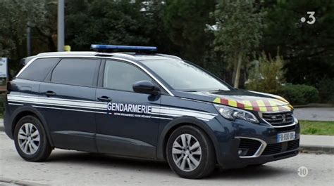 IMCDb org 2018 Peugeot 5008 1 5 BlueHDi Série 2 in Dans l ombre des