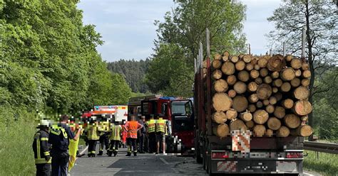 T Dlicher Unfall Auf Der B Im Kreis Kulmbach Autofahrer Stirbt