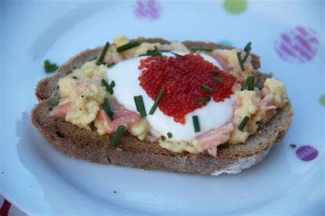 Tartines d oeufs brouillés au saumon Les petits plats de Patchouka