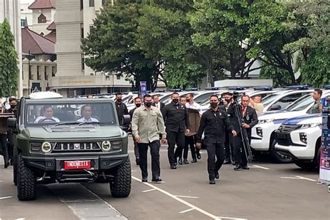 Foto Spesifikasi Mobil Pindad Yang Disopiri Prabowo Bersama Presiden