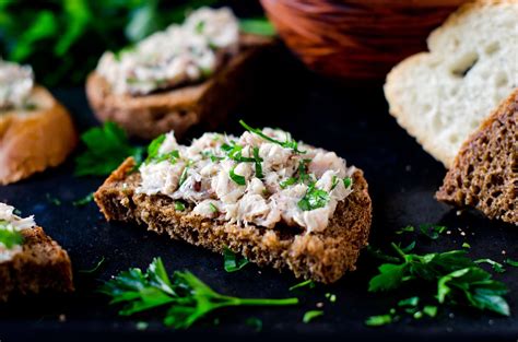 Pasta z tuńczyka i twarogu przepis na FajneGotowanie pl