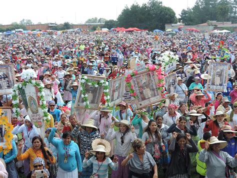 Mujeres peregrinas descansan en Cuautitlán