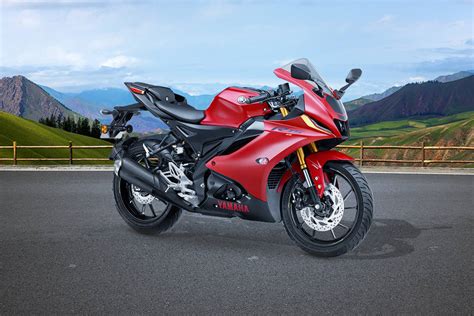 Yamaha R15 V4 Metallic Red Price Images Mileage Specs And Features