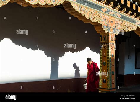 Bhutan Monk Palace Hi Res Stock Photography And Images Alamy