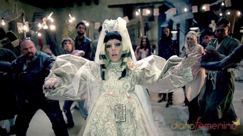 Lady Gaga vuelve con polémica y baile en el estreno de su videoclip Judas