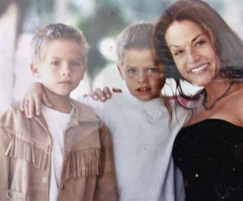 Melanie Wright Meet Mother Of Cole Sprouse And Dylan Sprouse Vergewiki