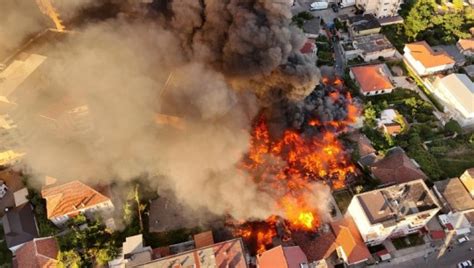 Shkodër Zjarri përpin disa banesa tek tregu i rrobave të përdorura 21