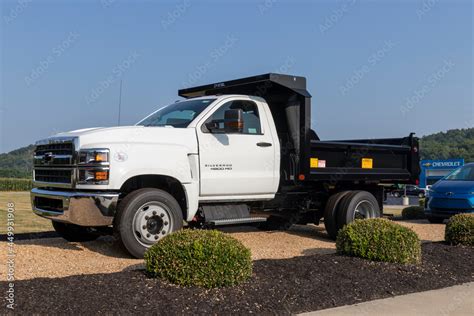 Chevrolet Silverado 4500 Hd Chassis Cab Chevy Makes The Chassis Cab In