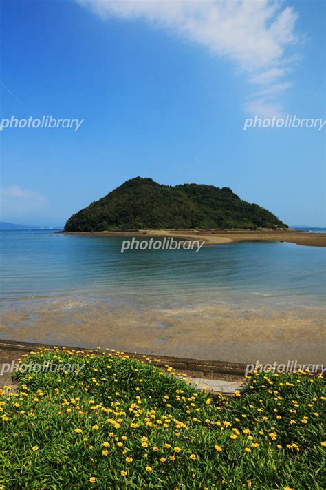 熊本県天草市五和町の若宮海水浴場と亀島 写真素材 4731407 フォトライブラリー Photolibrary