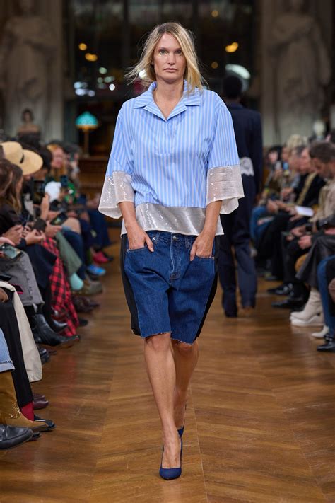 Lutz Huelle Spring 2025 Ready-to-Wear https://www.vogue.com/fashion