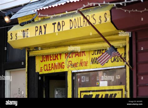 A sign in New York City Stock Photo - Alamy