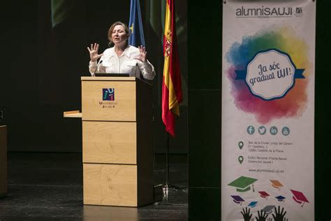 La Uji Celebra Los Actos De Graduaci N De Alumnos De Humanidades Y