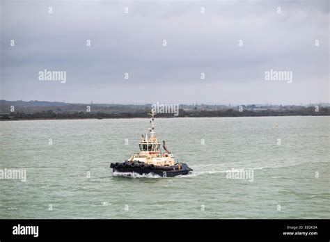 Tugboat Svitzer Ferriby Sailing In Southampton Water The Solent