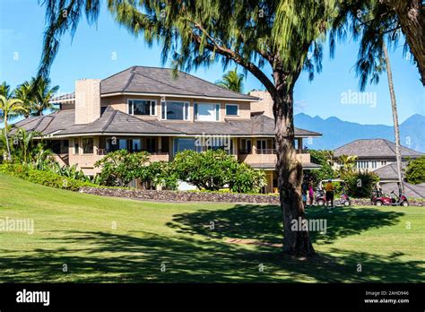 Maui, Kapalua Golf Hole #4 Stock Photo - Alamy