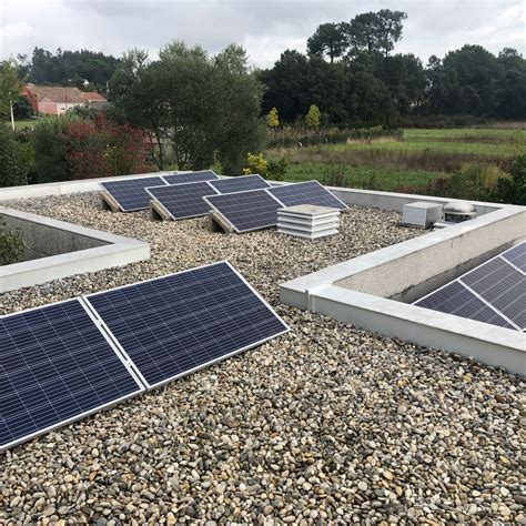 Instalación fotovoltaica para autoconsumo con excedentes sobre cubierta