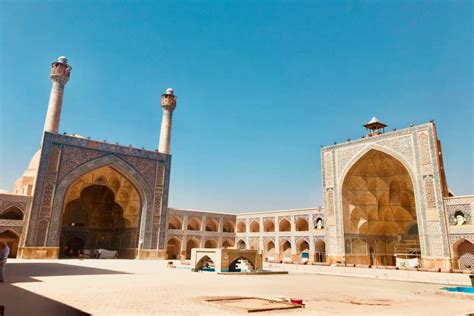 Tarihi Öneme Sahip İsfahan Cuma Camii