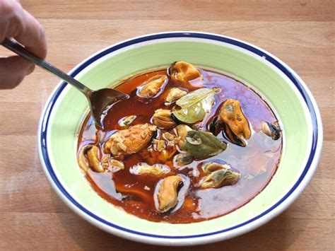 Mejillones en Escabeche - Mussels in vinegar and wine