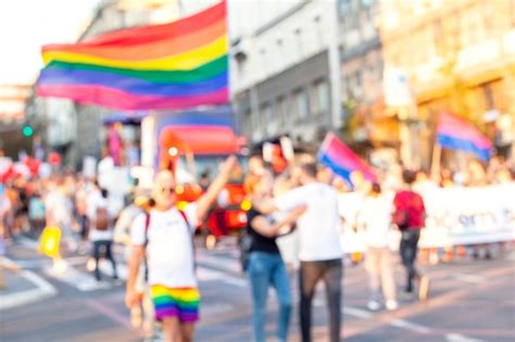 Imagem Desfocada De Participantes Do Desfile Do Orgulho Gay LGBT Foto