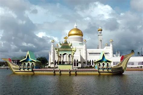 Most Visited Monuments In Brunei Famous Monuments In Brunei World