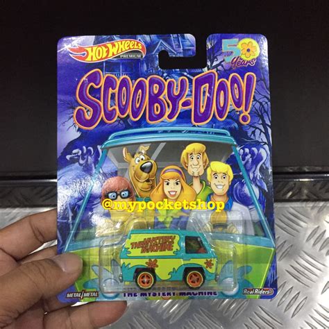 Hot Wheels THE MYSTERY MACHINE W C4SPRR Wheels 2019 Hotwheels Replica Entertainment