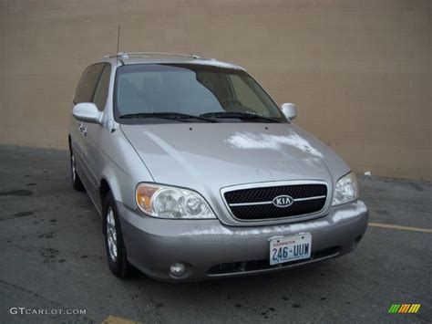 Diamond Silver Metallic Kia Sedona Lx Photo