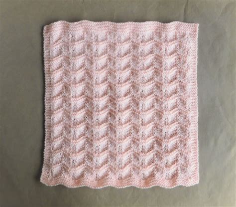 Marianna's Lazy Daisy Days: Knitted Baby Blankets - Top 20