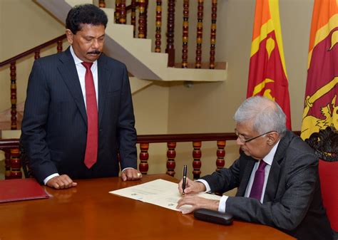 Sri Lankan Prime Minister Sworn In As Interim President Daily Sabah