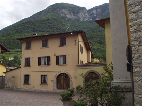 Monasterolo Del Castello Paesi Della Bella Italia