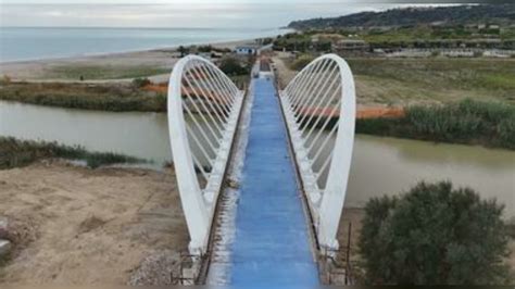 Taglio Del Nastro Per Il Nuovo Ponte Sull Ete Che Unisce Fermo E Porto