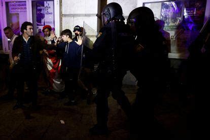 Incidentes y cargas policiales una noche más en las protestas contra la