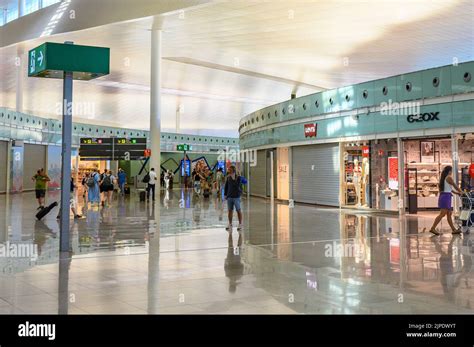 Arquitectura Interior Del Aeropuerto Josep Tarradellas Barcelona El