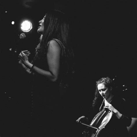 Shruti Haasan Hot Photoshoot TeluguBulletin