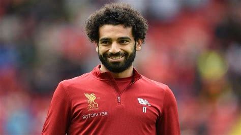 محمد صلاح يتسلم جائزة لاعب الشهر في ليفربول Rt Arabic