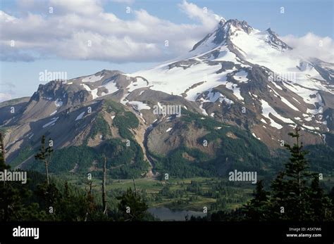 Mount Jefferson, Oregon, USA Stock Photo - Alamy