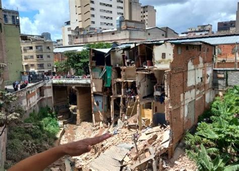 Impactante VIDEO El Momento Exacto Del Colapso De Un Edificio Entero