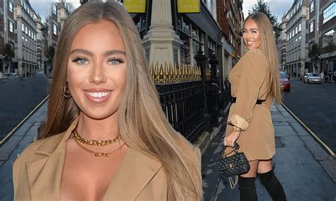 Love Island S Tyne Lexy Clarson Puts On A Very Busty Display In Plunging Beige Blazer Dress