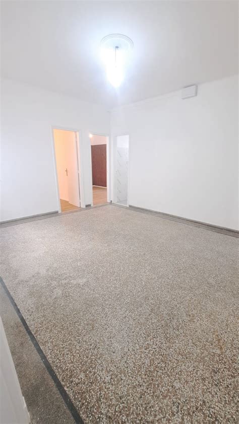 ALQUILER Apartamento De 2 Dormitorios CON PATIO En Tres Cruces