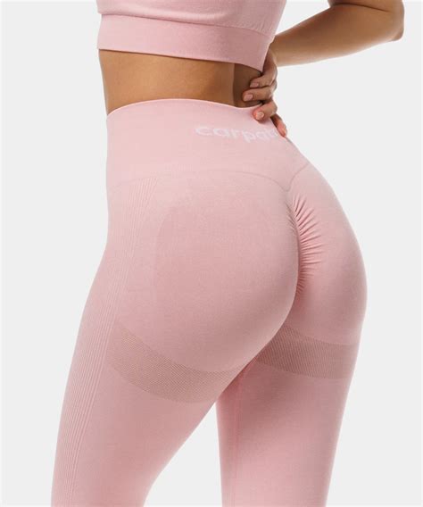 Damskie bezszwowe różowe legginsy push up Allure Carpatree